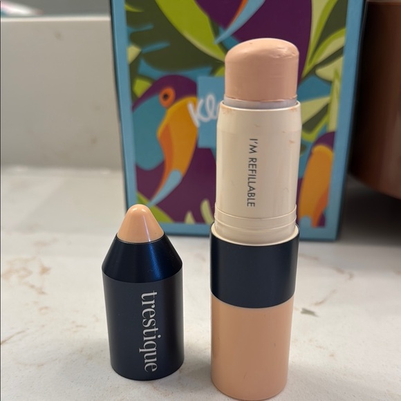 treStiQue Cream Concealer Stick Dual-Ended Design - Picture 1 of 1